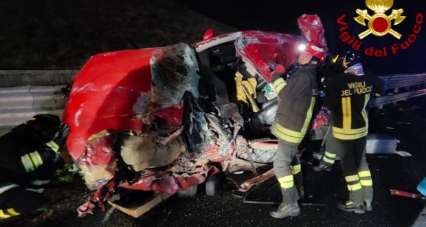 Scontro mortale tra tir e auto sulla A1: muore 74enne | Terni Life